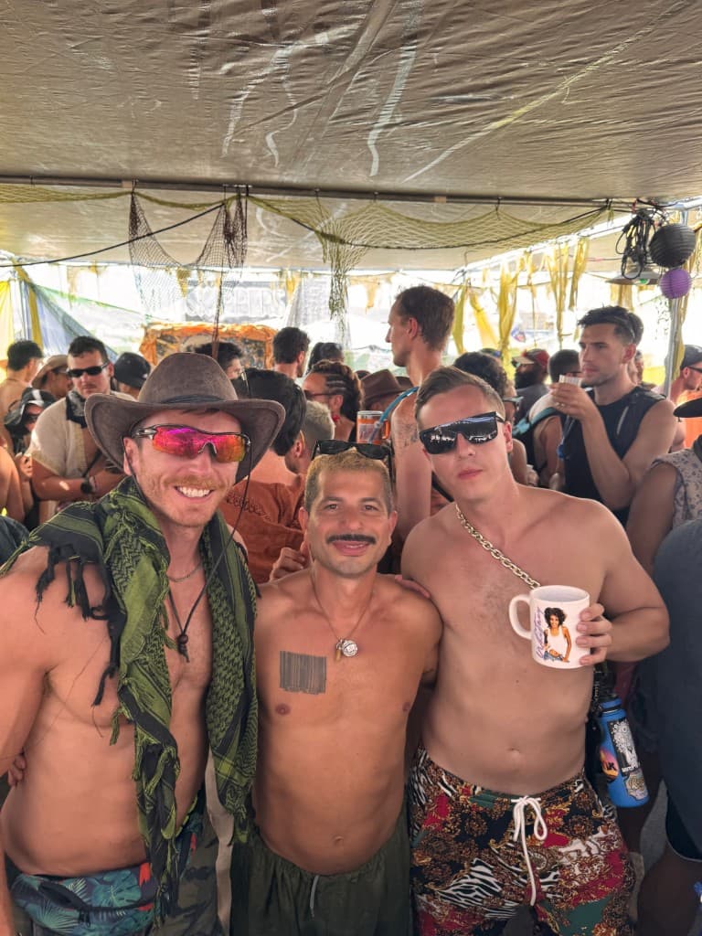 Mudskippers camp: friends together under the playa shade